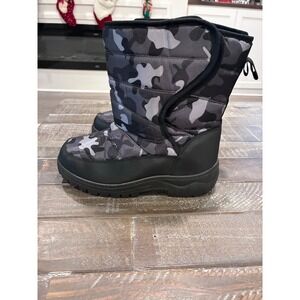Kids Camo Winter Snow Boots Size 6 Waterproof Insulated Warm